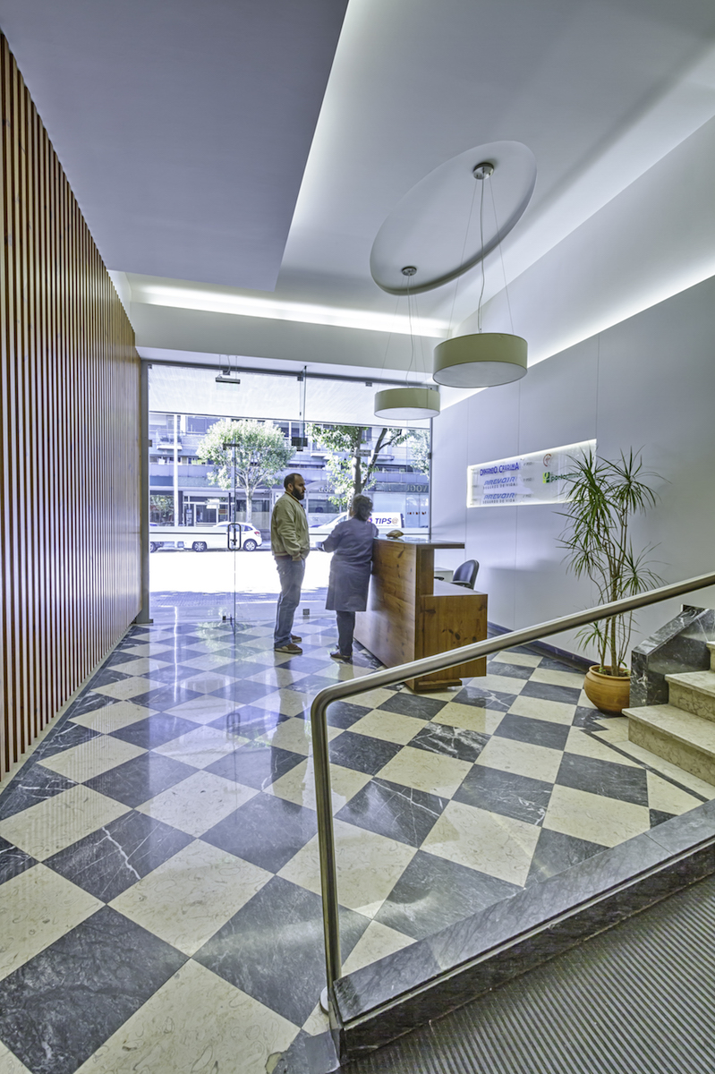 Remodelação de Entrada de Edifício de Escritórios